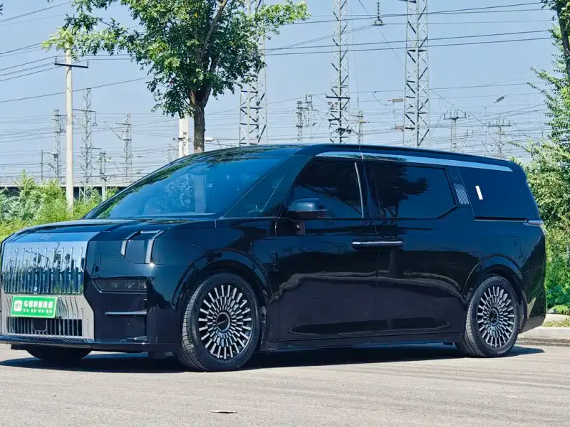 Zeekr 009, 2023