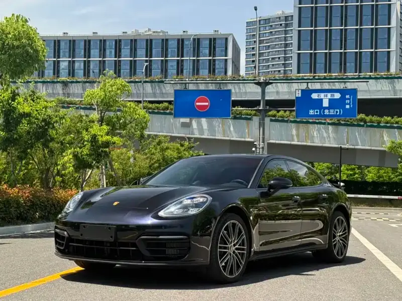 Porsche Panamera, 2023