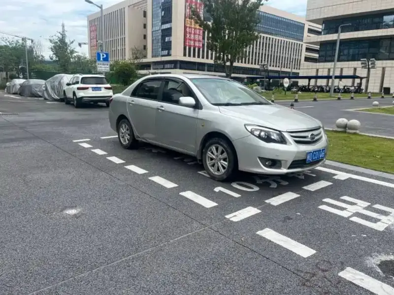 BYD L3, 2013