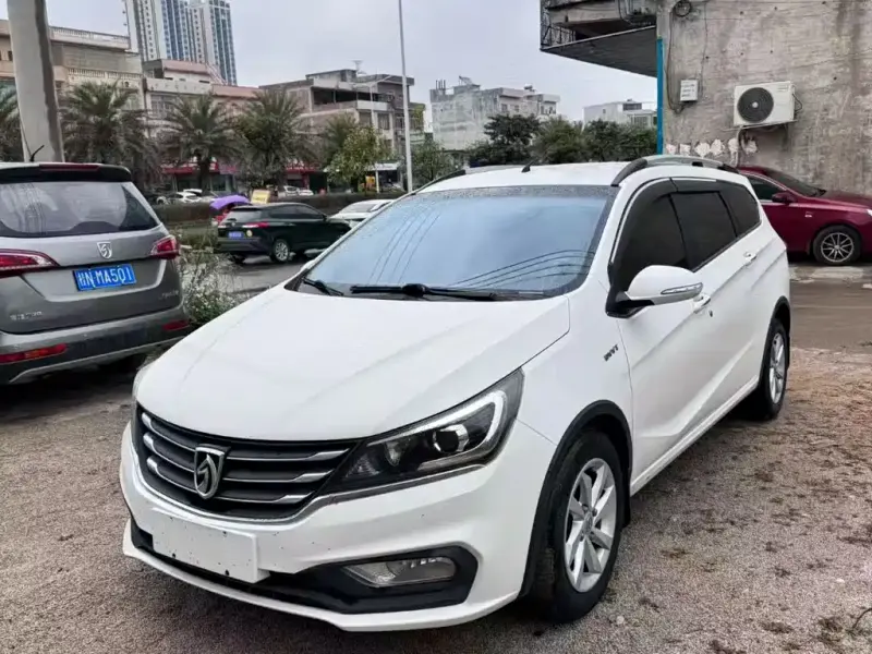 Baojun 310W, 2018
