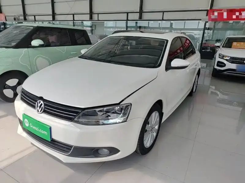 Volkswagen Sagitar, 2015