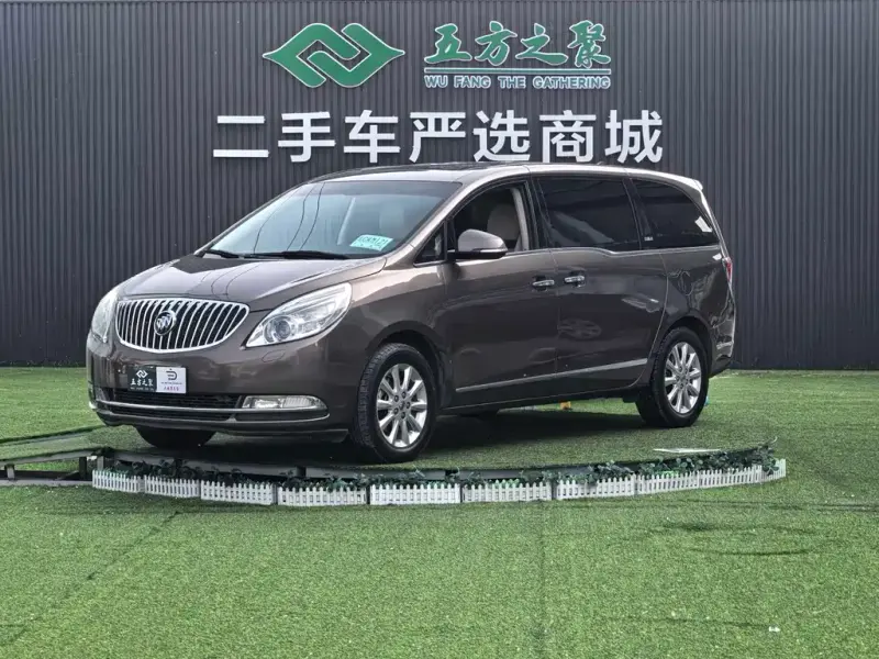 Buick GL8, 2013