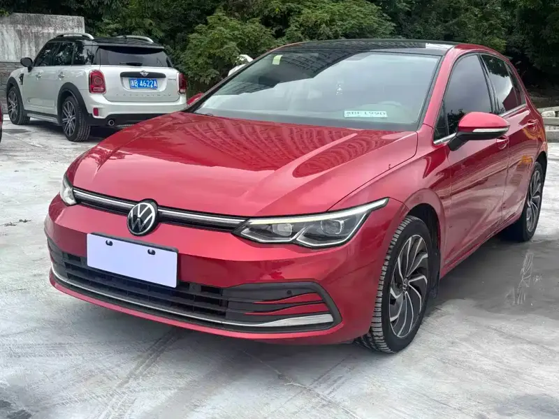 Volkswagen Golf, 2022