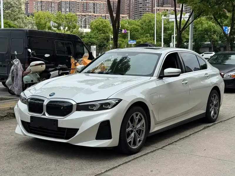 BMW i3, 2023