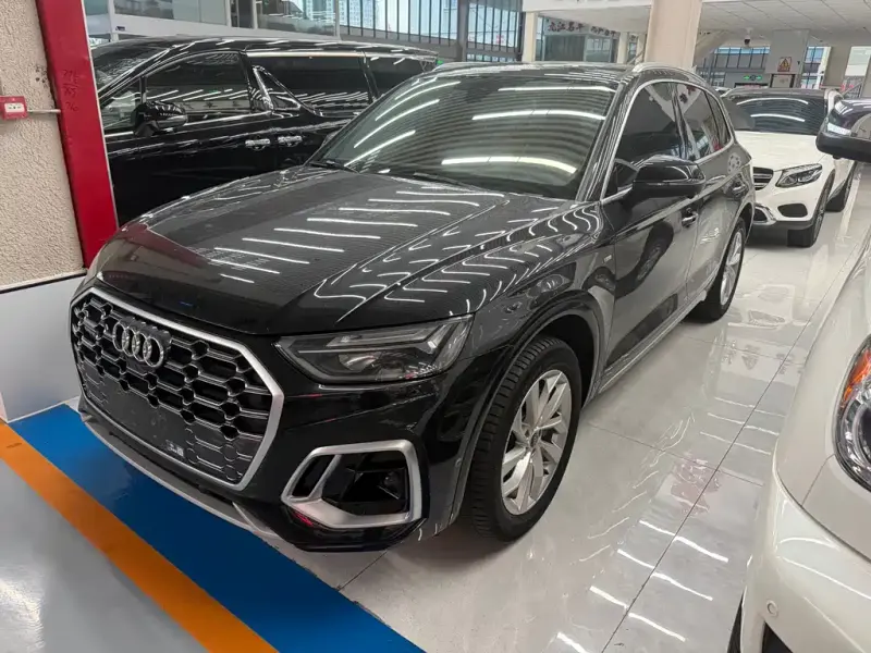 Audi Q5L, 2022