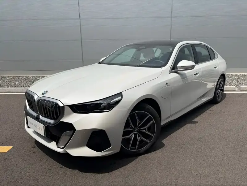 BMW i5, 2025