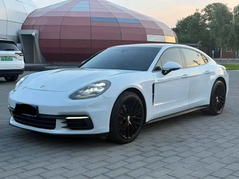 Porsche Panamera, 2019