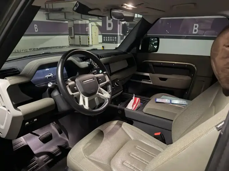 Land Rover Defender, 2021
