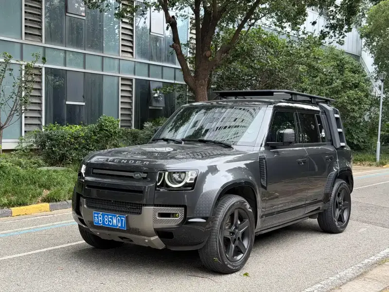 Land Rover Defender, 2023