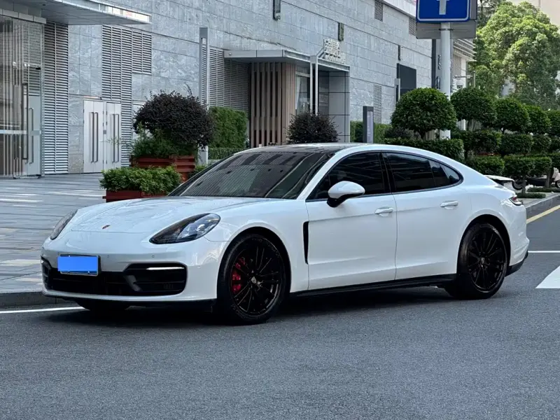 Porsche Panamera, 2022