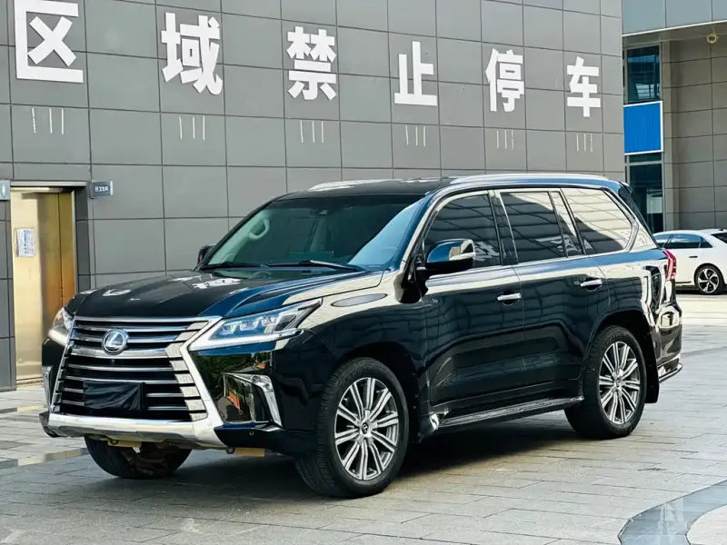 Lexus LX, 2016