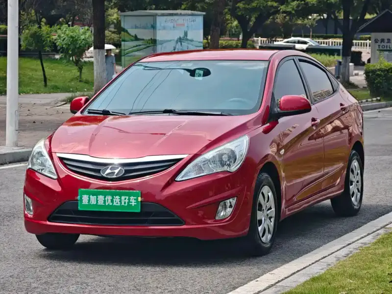 Hyundai Verna, 2013