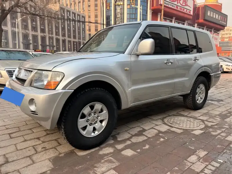 Mitsubishi Pajero, 2009