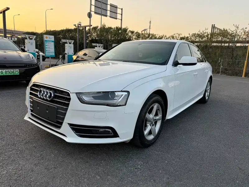 Audi A4L, 2013