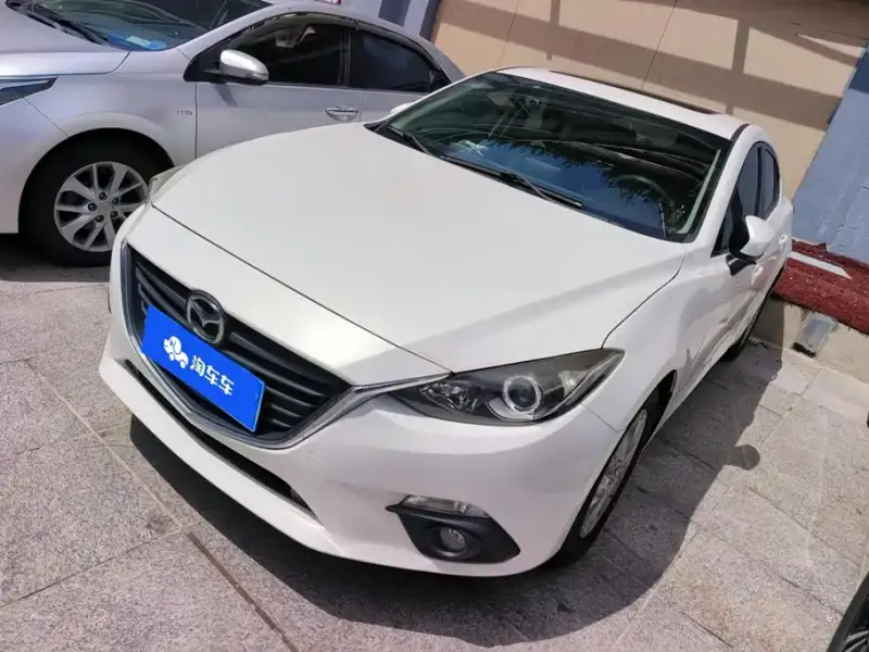 Mazda 3 Axela, 2015