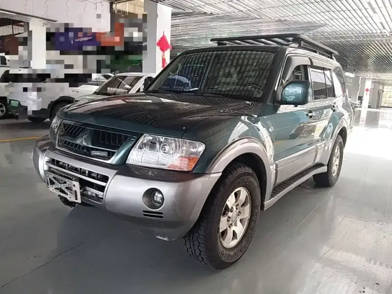 Mitsubishi Pajero, 2015