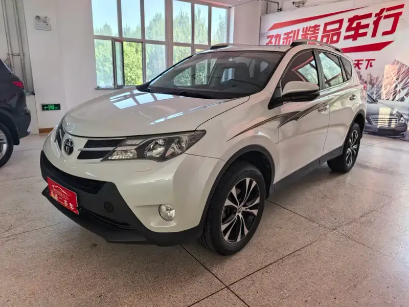 Toyota RAV4, 2015