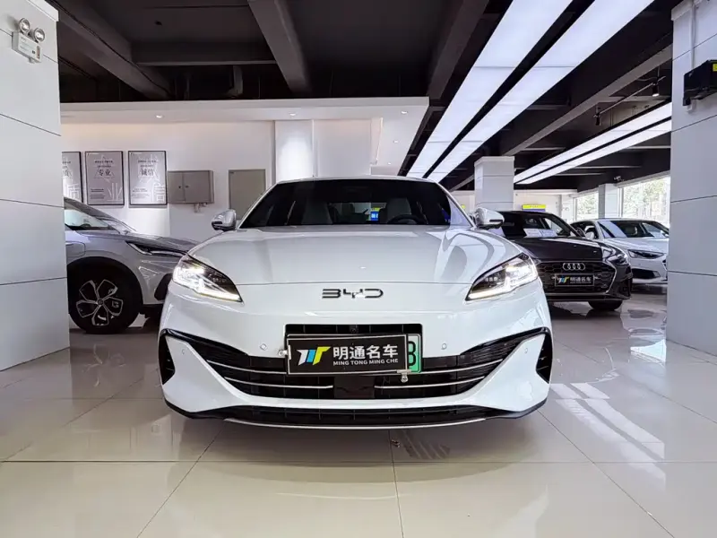BYD 06, 2025