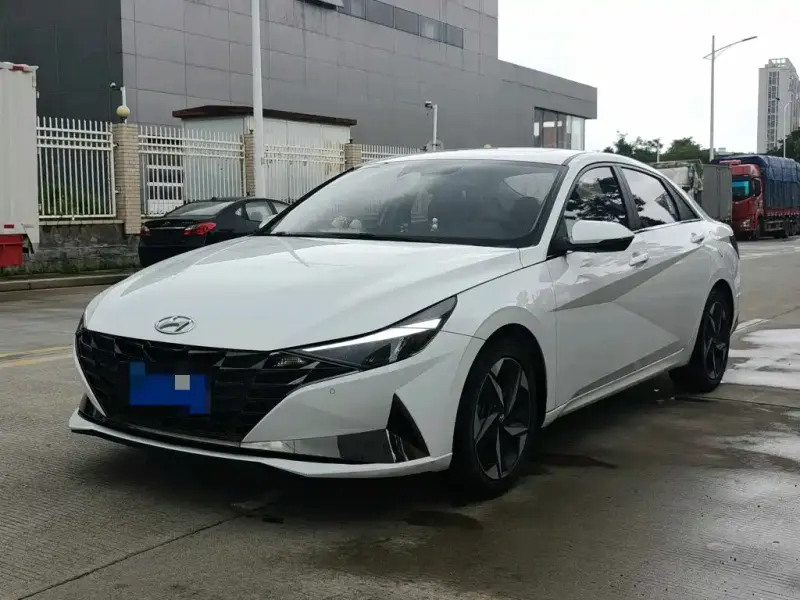 Hyundai Elantra, 2023