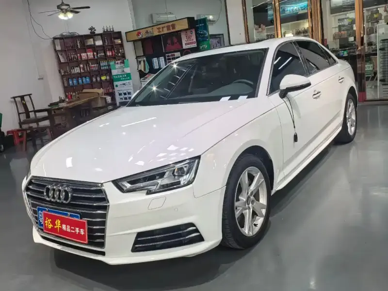Audi A4L, 2018
