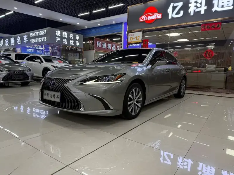 Lexus ES, 2020