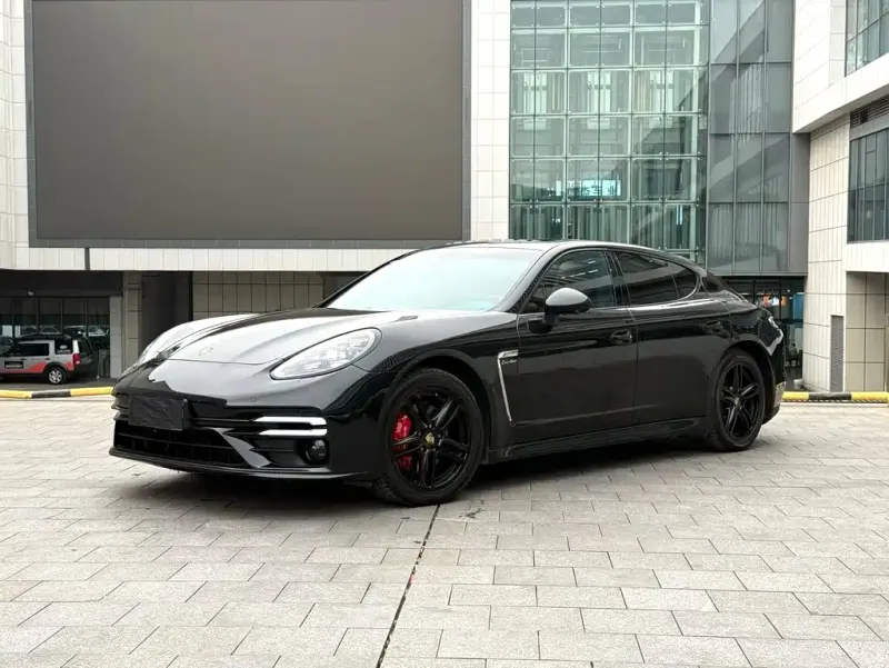 Porsche Panamera, 2011
