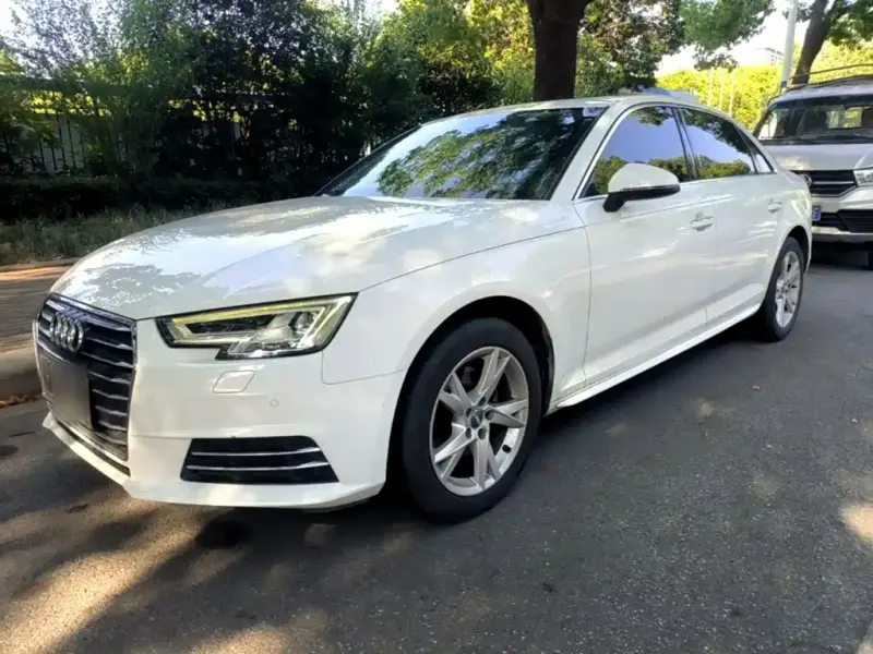 Audi A4L, 2018