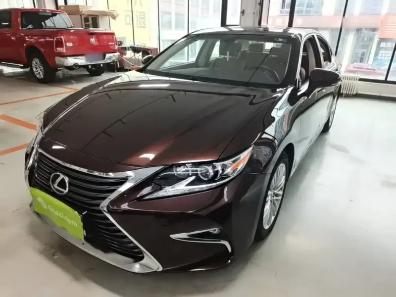 Lexus ES, 2016