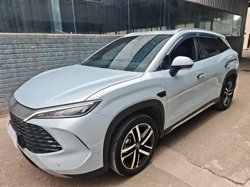 BYD L DM-i, 2025