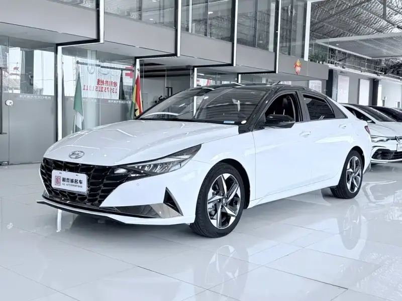 Hyundai Elantra, 2023