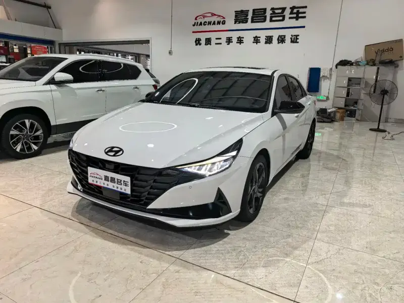 Hyundai Elantra, 2023