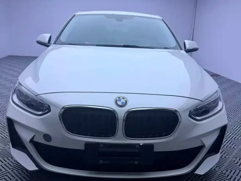 BMW 1 Series, 2022