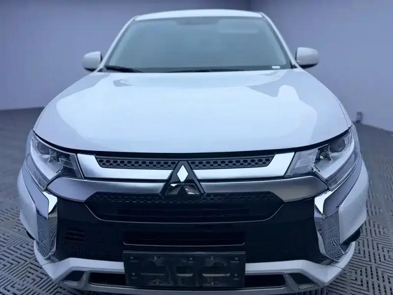 Mitsubishi Outlander, 2022
