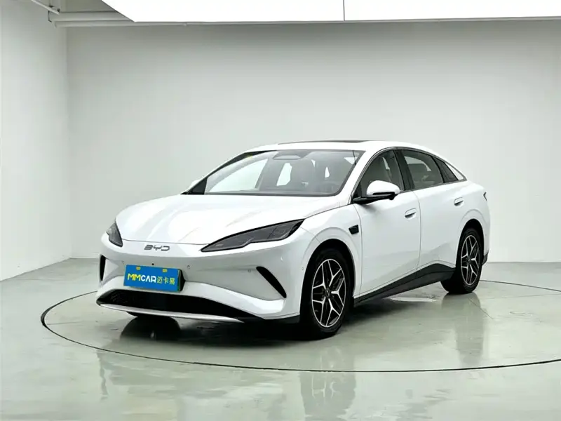 BYD 06, 2025