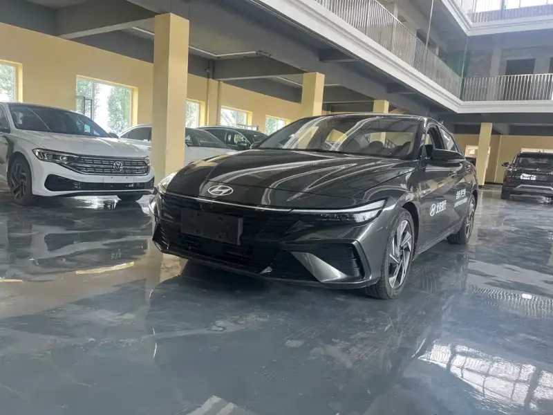 Hyundai Elantra, 2023