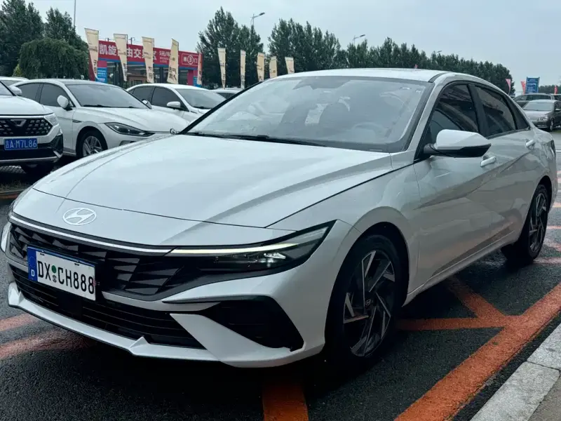 Hyundai Elantra, 2023