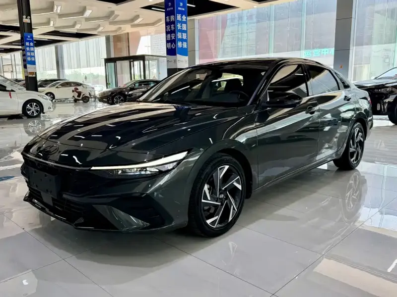 Hyundai Elantra, 2023