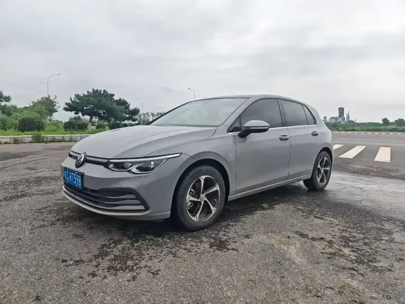 Volkswagen Golf, 2022