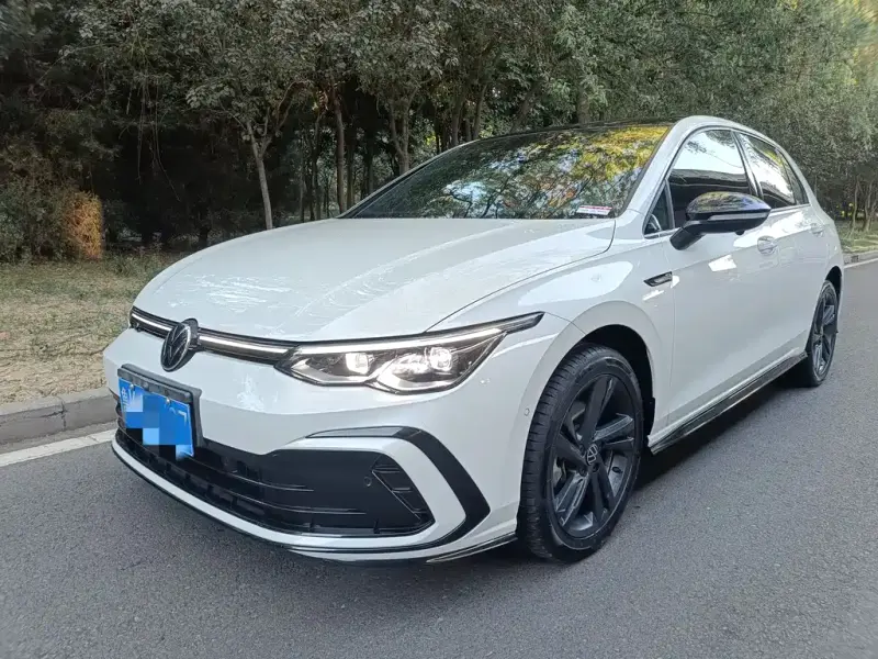 Volkswagen Golf, 2024