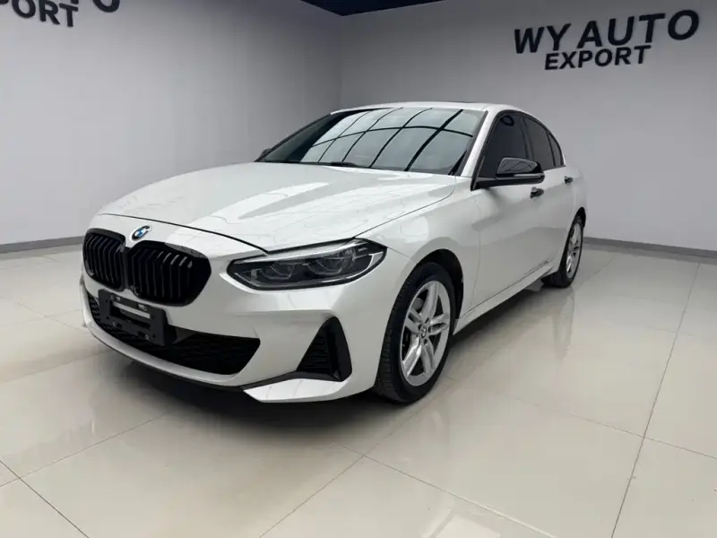 BMW 1 Series, 2022