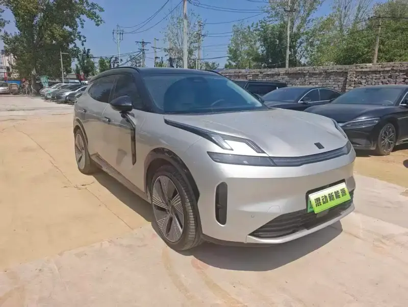 Lynk & Co 08 EM-P, 2025