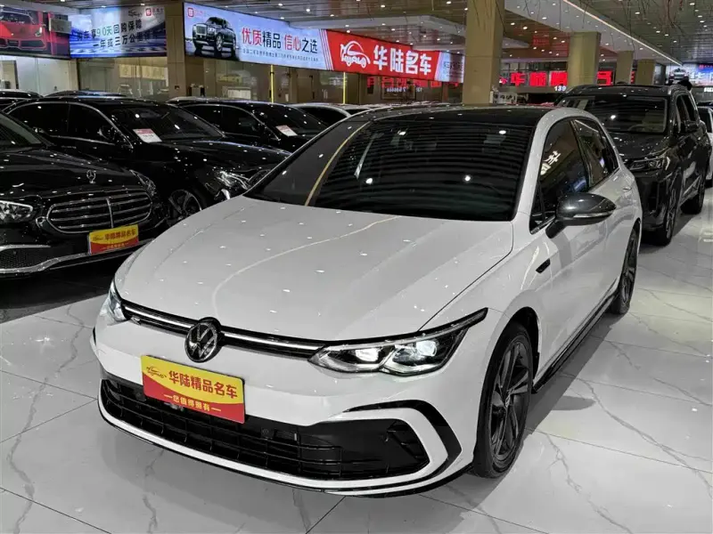 Volkswagen Golf, 2023