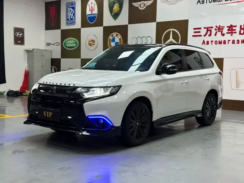 Mitsubishi Outlander, 2022