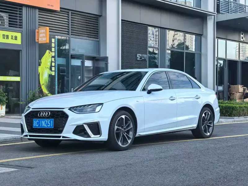 Audi A4L, 2022