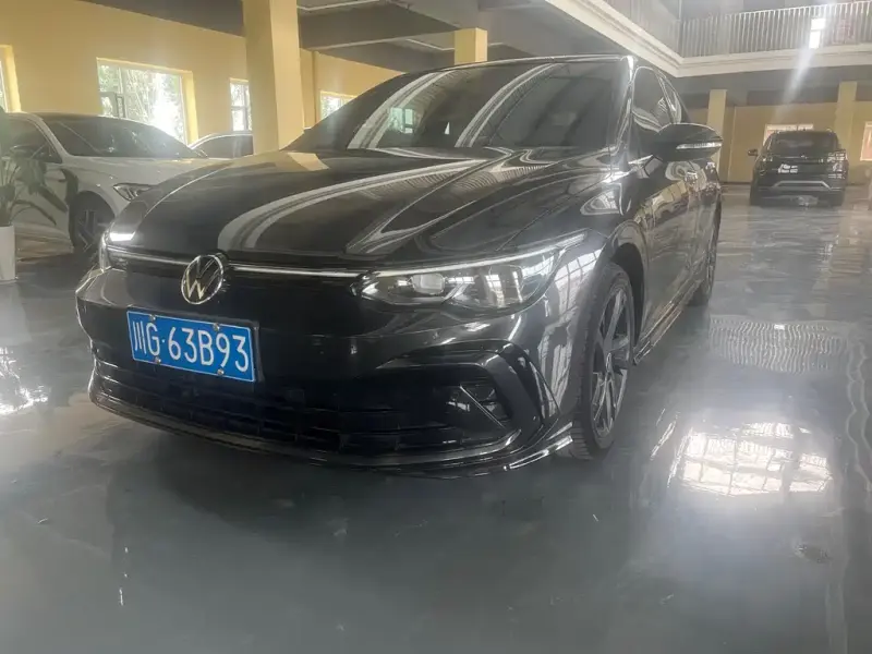 Volkswagen Golf, 2023