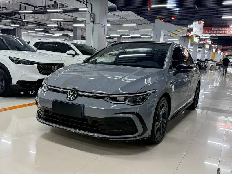 Volkswagen Golf, 2022