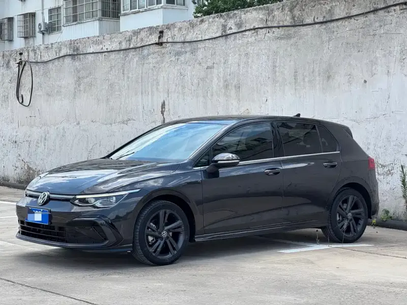 Volkswagen Golf, 2022