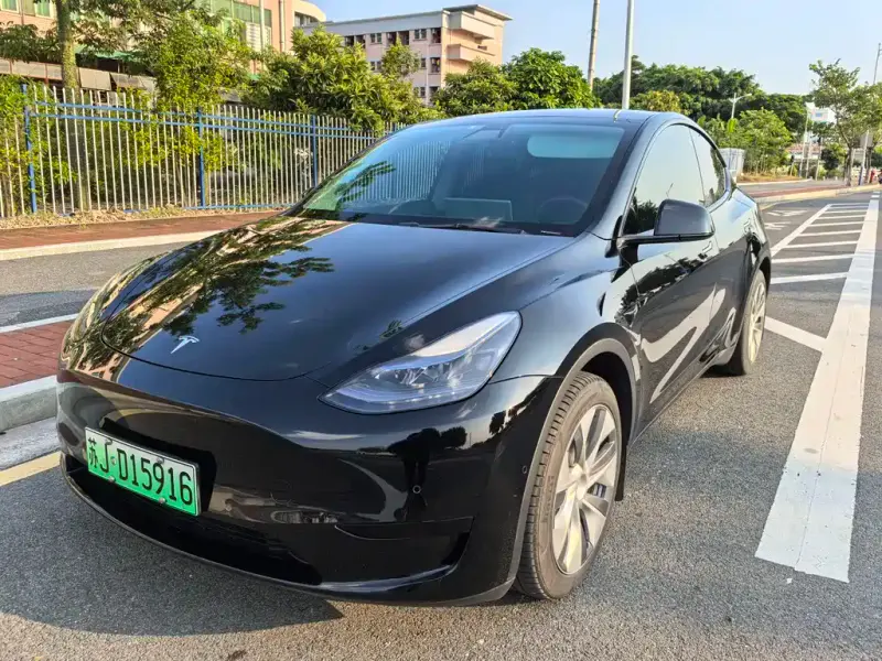 Tesla Model Y, 2022