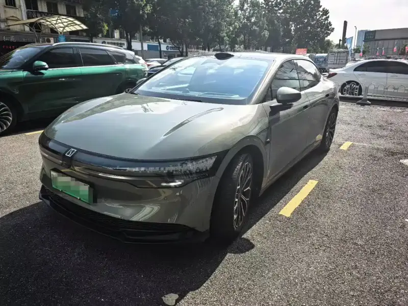 Zeekr 007, 2024