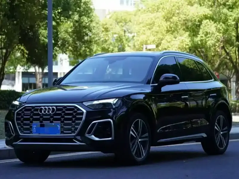 Audi Q5L, 2022